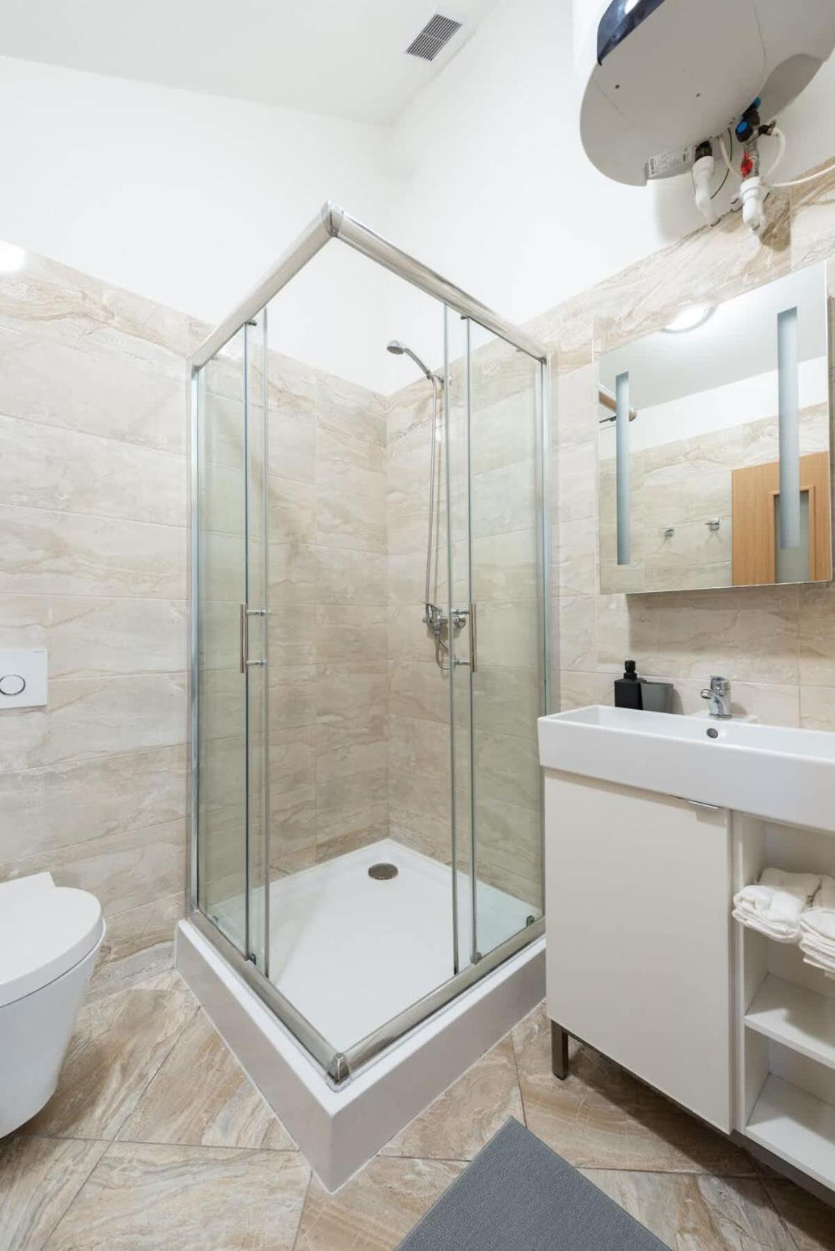 Elegant 4-guest Retreat Near Old Town Appartamento Praga